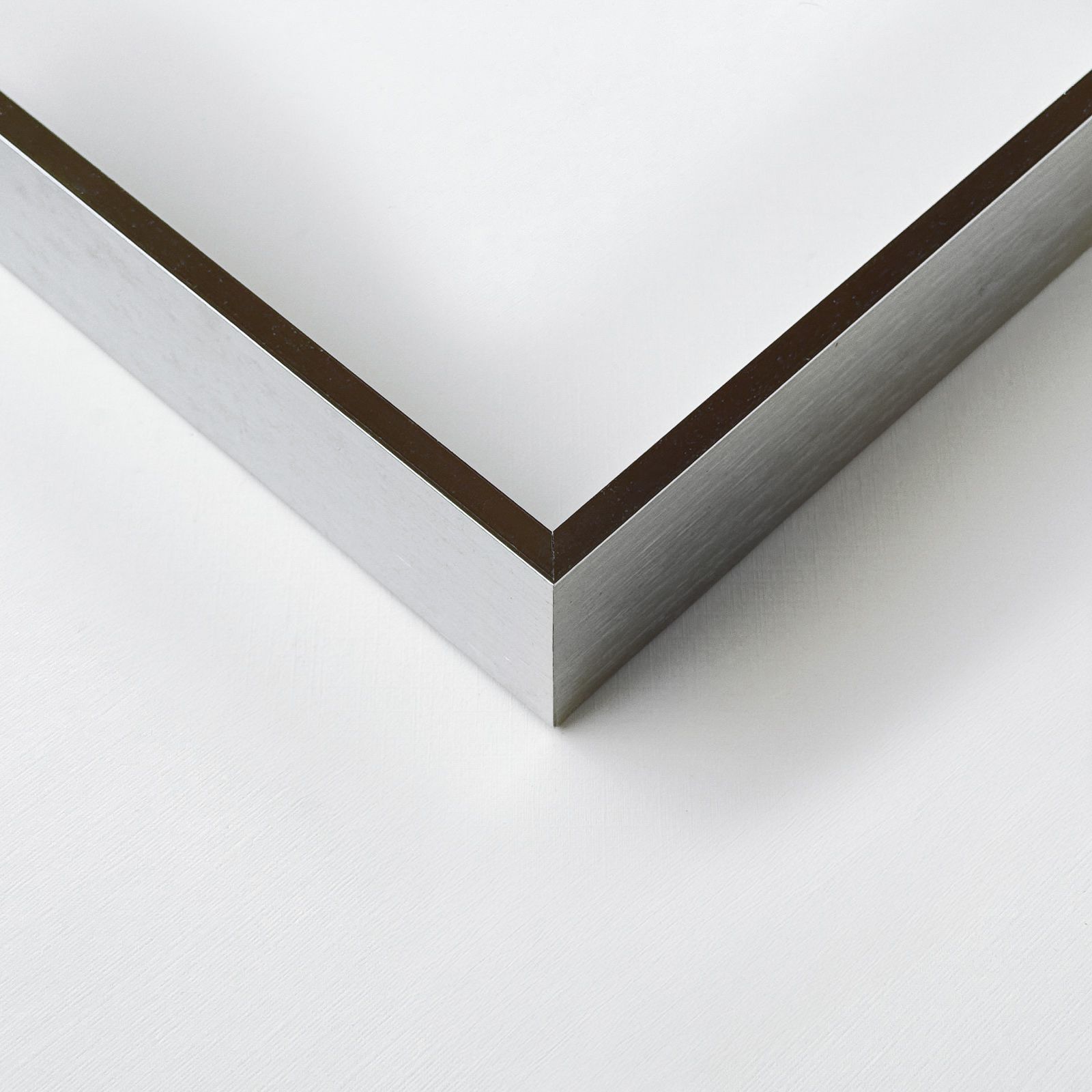 Aluminum Silver - Side view