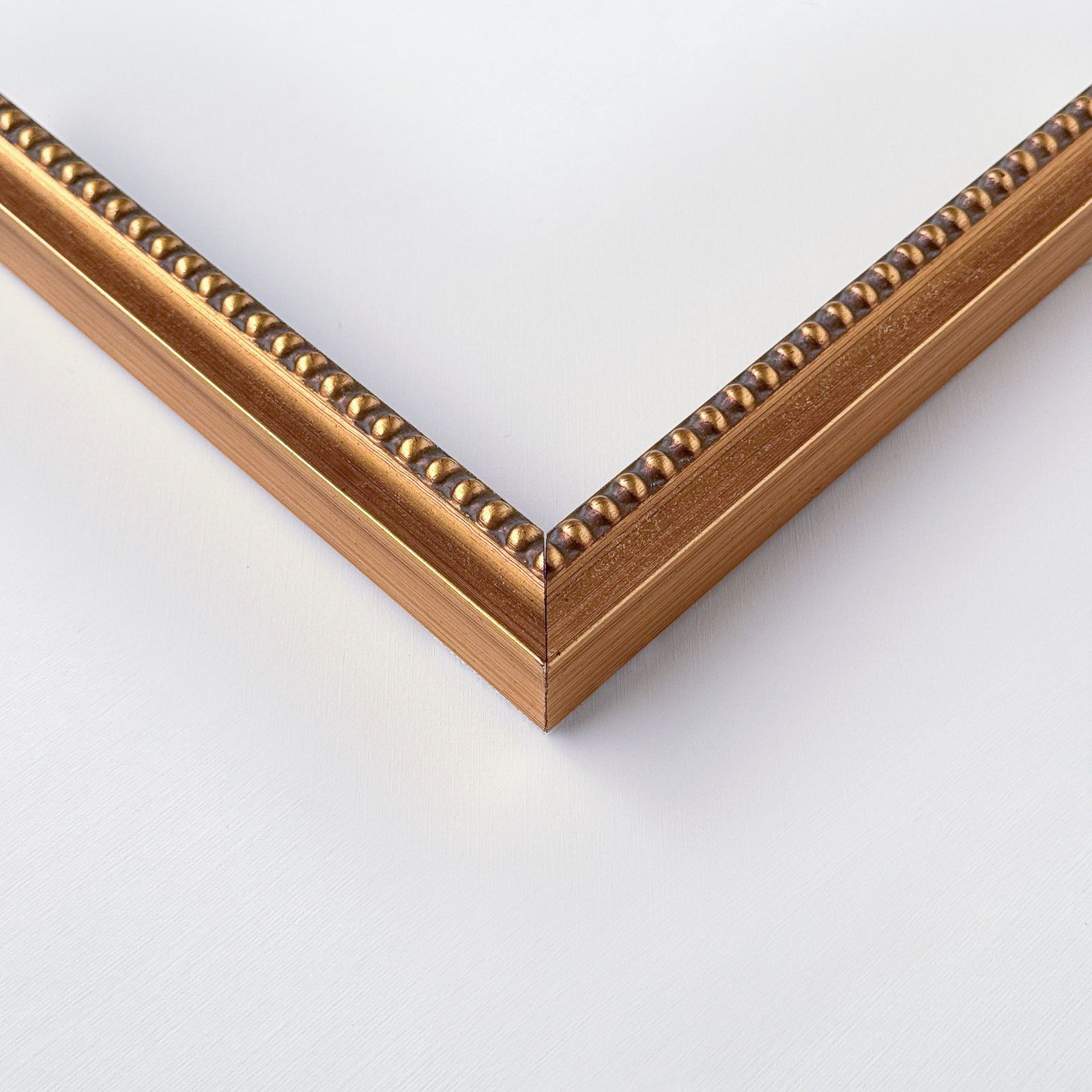 Larson-Juhl Allegra Antique Gold - Side view