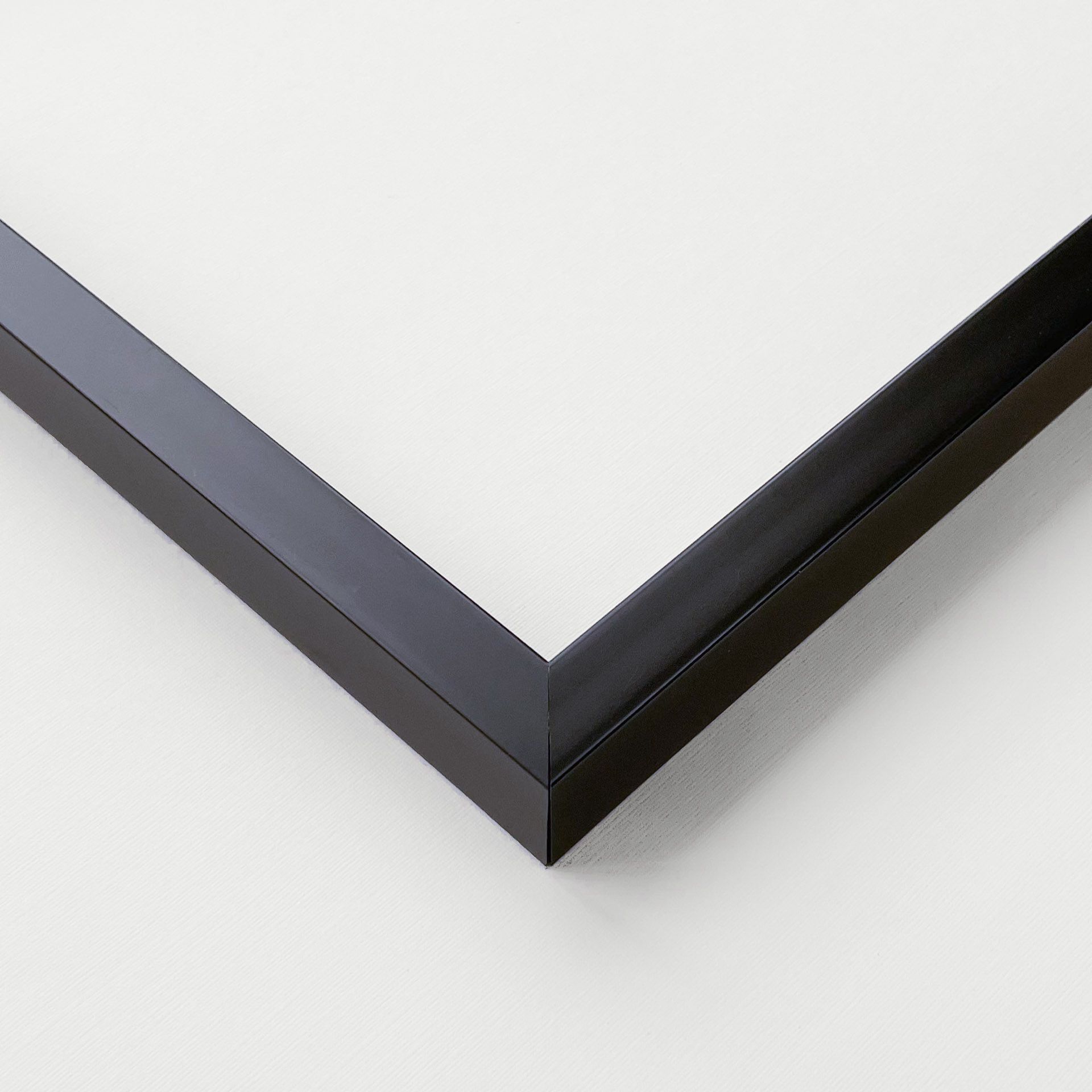 PU Plain Large Black - Side view