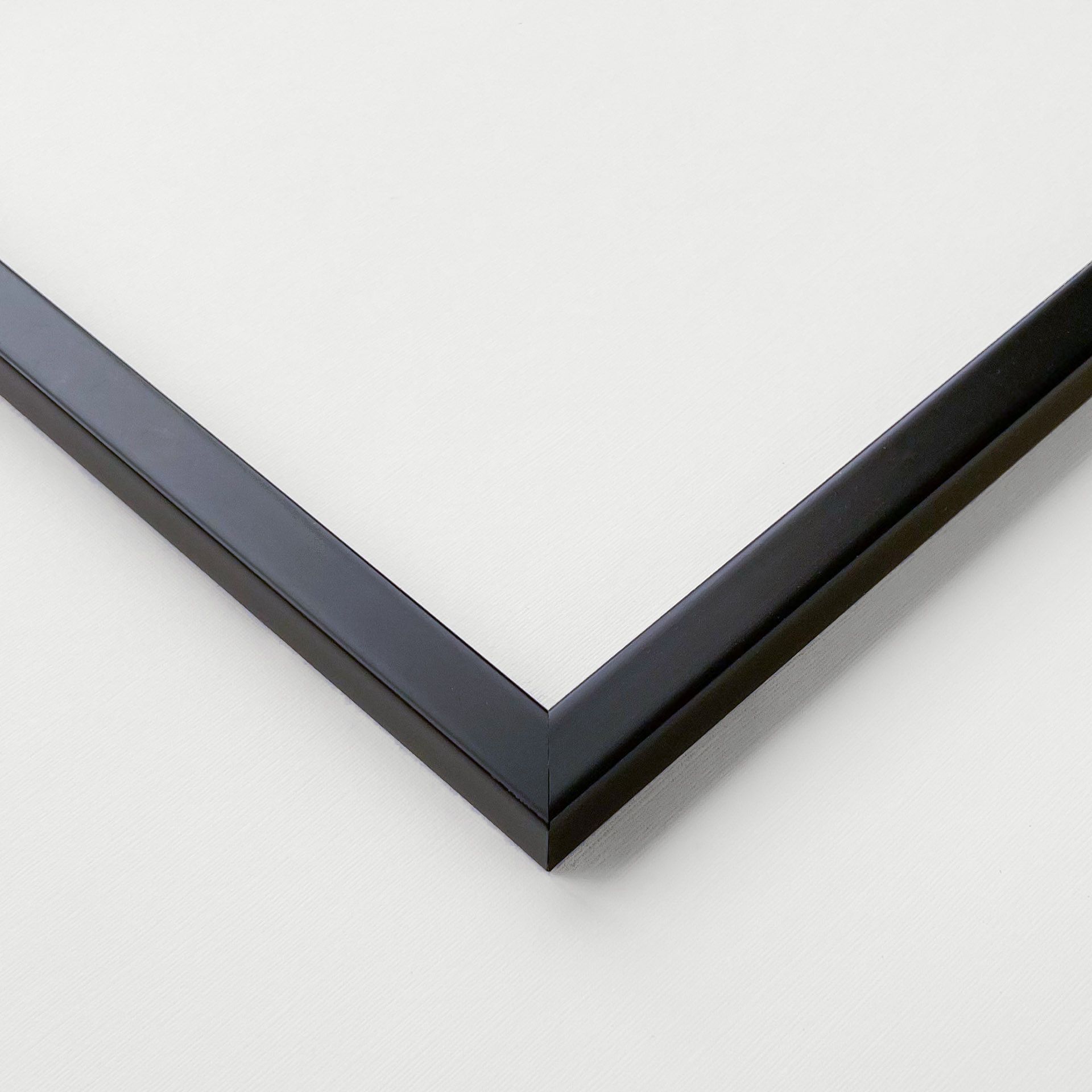 PU Plain Small Black - Side view