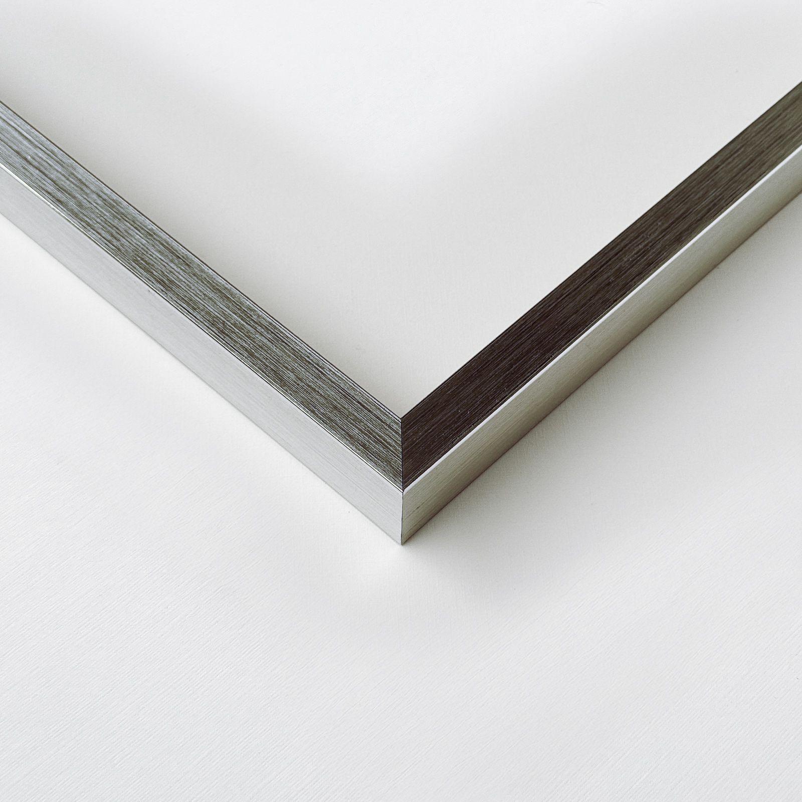 PU Silver Large - Side view