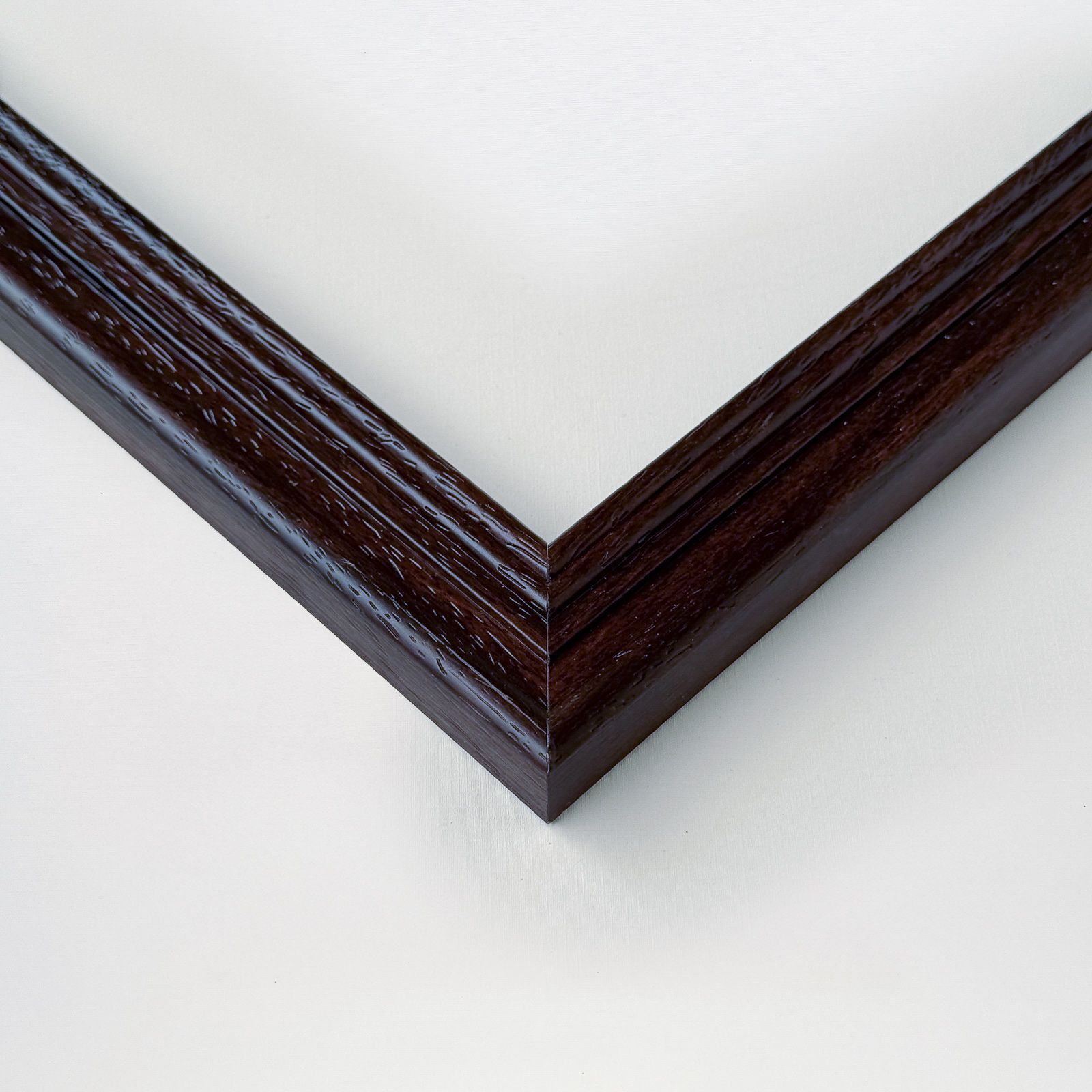 PU Walnut Antique - Side view